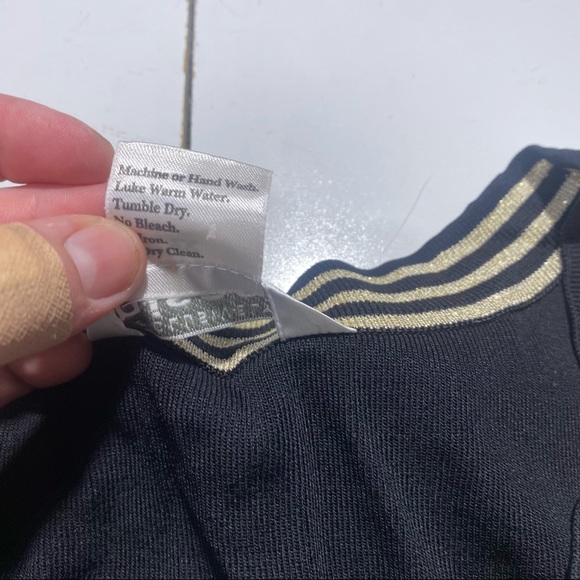 Exclusively Misook Woman Knit Black With Gold Metallic Stripes Woman’s Top 2X - Picture 8 of 10